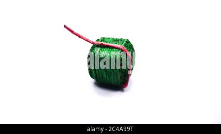 Bomba a mano Diwali isolata su sfondo bianco, Foto Stock