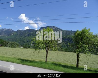 Bellissima natura e architettura austriaca. Feldkirch e Bregenz sono posti fantastici dove soggiornare. Montagne e città, senza fliter Foto Stock