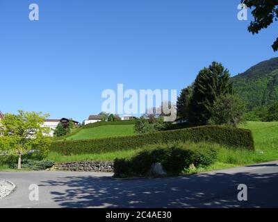 Bellissima natura e architettura austriaca. Feldkirch e Bregenz sono posti fantastici dove soggiornare. Montagne e città, senza fliter Foto Stock