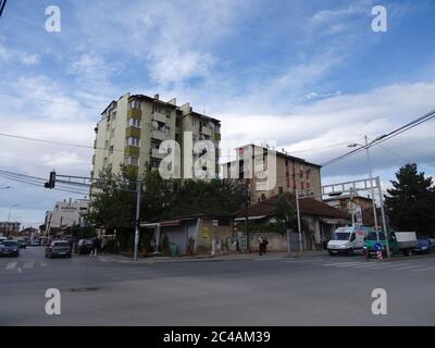 Splendidi panorami di Prispen e passeggiate in città. Un luogo insolito che ha mantenuto il suo sapore dopo i conflitti in Kosovo Foto Stock