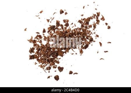Il cioccolato grattugiato isolati su sfondo bianco. Vista superiore Foto Stock