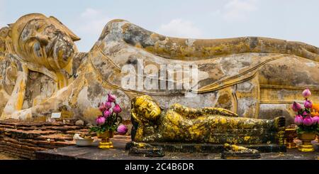 Statua del Buddha, transizione a Nirvana, Wat Lokayasutha, Ayutthaya, Thailandia Foto Stock