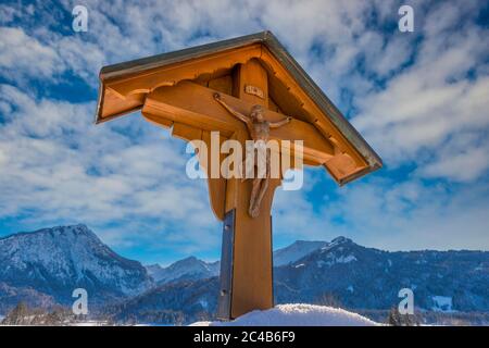 Field Cross, vicino Oberstdorf, Oberallgaeu, Baviera, Germania Foto Stock