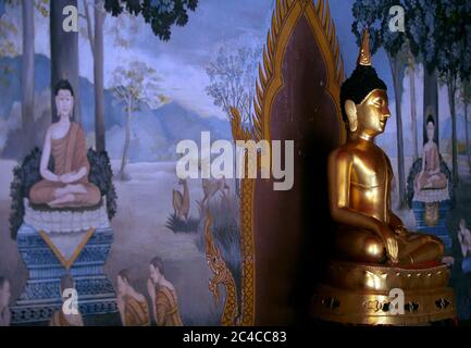 Chiang mai, Thailandia. 19 Nov 2009. Una vista da vicino di una statua del Buddha al tempio Phra Tat Doi Suthep, il luogo sacro di culto buddista trovato sulla cima del monte Doi Suthep nella città settentrionale della Thailandia di Chiang mai, fondata nel 1386. Credit: Paul Lakatos/SOPA Images/ZUMA Wire/Alamy Live News Foto Stock