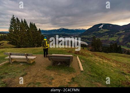 Colorata escursione autunnale vicino a Immenstadt nell'Allgau Foto Stock
