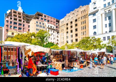 Greenmarket Square è una piazza storica nel centro della città vecchia del Capo, in Sud Africa Foto Stock