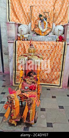 Beawar, Rajasthan, India, 23 giugno 2020: Idol del Signore Krishna al tempio di Govardhan Nath in occasione del festival Rath Yatra (processione di Chariot) Foto Stock