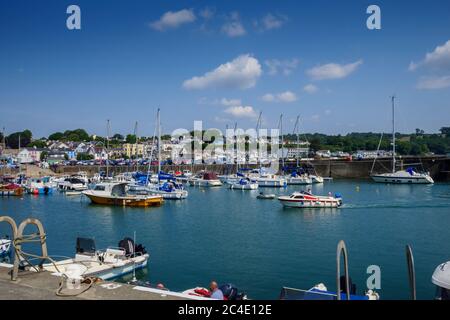 Barche Saundersfoot Harbour Saundersfoot Pembrokeshire Wales Foto Stock