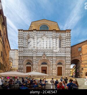 Vista esterna del Battistero della Cattedrale di Siena. Siena. Italia. Foto Stock