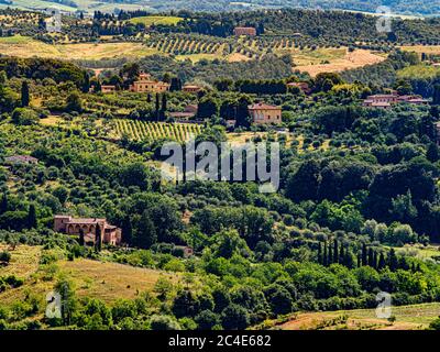 Ville nella campagna Siena. Italia. Foto Stock