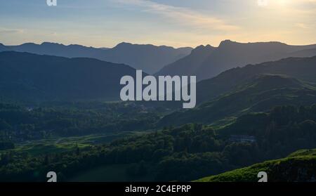 The Langdale Pikes in Sunlight, Lake District Foto Stock
