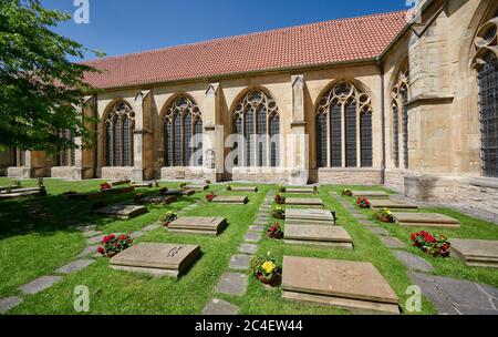 Cortile con tombe nella Cattedrale di Muenster, St.-Paulus-Dom, Muenster, Nord Reno-Westfalia, Germania Foto Stock