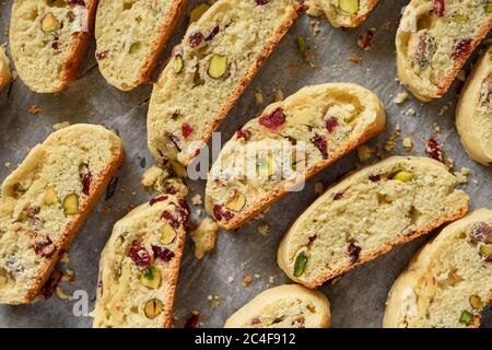Pistacchio e biscotti al mirtillo fatti in casa. Foto Stock