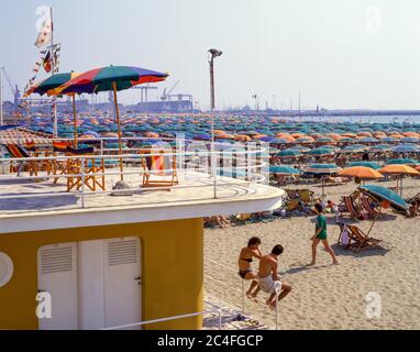 Vista sulla spiaggia, Viareggio, Provincia di Lucca, Regione Toscana, Italia Foto Stock