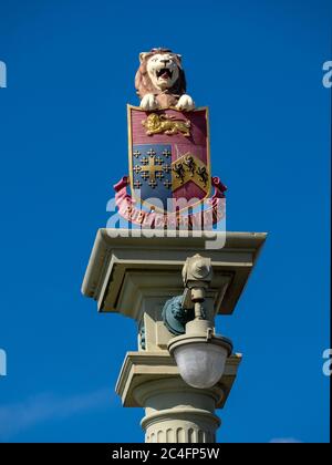 ROCHESTER, KENT, Regno Unito - 13 SETTEMBRE 2019: L'originale stemma del 18th° secolo del Rochester Bridge Trust Foto Stock