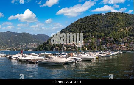 Lago di Como in Italia in una bella giornata estiva Foto Stock