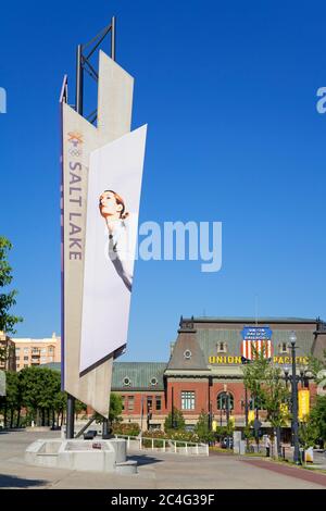 Banner olimpico invernale e Union Station, Salt Lake City, Utah, USA, Nord America Foto Stock