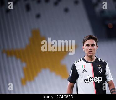 Torino, Italia. 26 Giugno 2020. Il FC Juventus Paulo Dybala reagisce durante una partita di calcio tra il FC Juventus e Lecce a Torino, 26 giugno 2020. Credit: Federico Tardito/ Xinhua/Alamy Live News Foto Stock