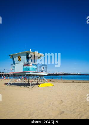 Santa Cruz California è conosciuta per lo stile di vita alternativo, la vela skate e il surf Foto Stock