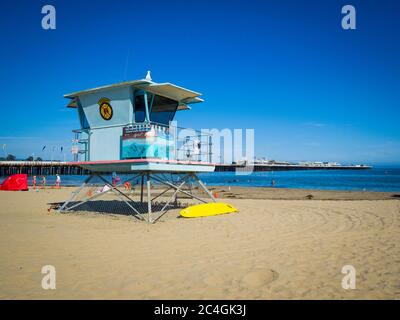 Santa Cruz California è conosciuta per lo stile di vita alternativo, la vela skate e il surf Foto Stock