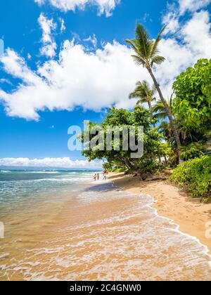 Kaanapali Beach, Maui, Hawaii, tre miglia di sabbia bianca e acqua cristallina Foto Stock