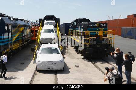 Pechino, Cina. 4 luglio 2019. I veicoli Volvo XC60 prodotti in Cina esportati in Europa tramite China Railway Express (Chang'an) sono visti al porto di Gand in Belgio il 4 luglio 2019. Credit: Zheng Huansong/Xinhua/Alamy Live News Foto Stock