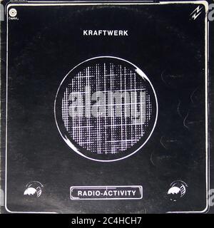 Radio-Activity 12" in vinile LP Kraftwerk - copertina vintage Foto Stock