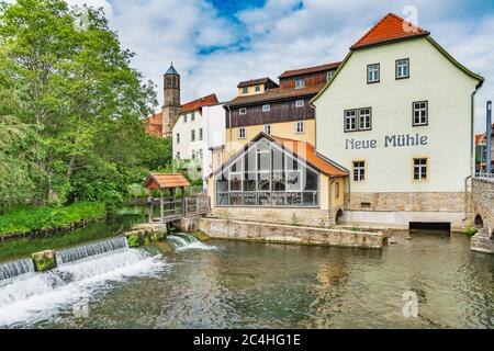 Sul fiume Gera, al ponte del castello nel centro storico di Erfurt, troverete il nuovo Mulino, Erfurt, Turingia, Germania, Europa Foto Stock