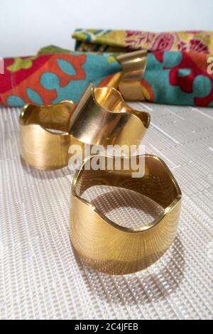 Anelli in ottone massiccio per tovaglioli, USA Foto Stock