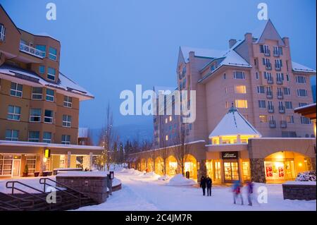 Whistler, BC, Canada: Fairmont Chateau Whistler al tramonto in inverno – Stock Photo Foto Stock