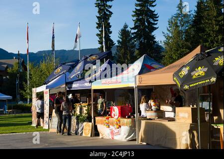 Whistler, BC, Canada: Whistler Village Beer Festival a Olympic Plaza – Stock Photo Foto Stock