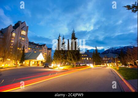 Whistler, BC, Canada: Fairmont Chateau Whistler al tramonto in primavera – Stock Photo Foto Stock