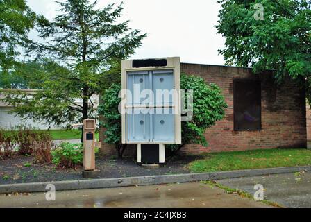 Drive Thru lettore di menu scheda e altoparlante per un fuori business fast food ristorante Foto Stock