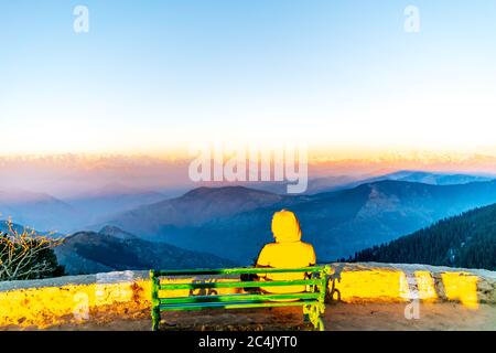 Sfumature di tramonto sull'himalaya- prese dal picco HATU, Narkanda, Himachal Pradesh Foto Stock