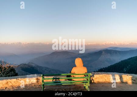 Sfumature di tramonto sull'himalaya- prese dal picco HATU, Narkanda, Himachal Pradesh Foto Stock