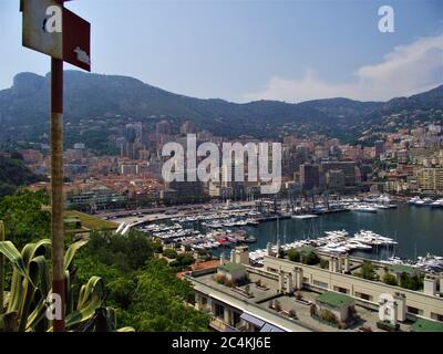 MONACO, MONACO - 20 maggio 2011: Un colpo di bellezza di monaco dalla collina. Foto Stock