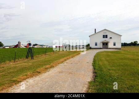 Amish School House, Indiana, USA, di James D Coppinger/Dembinsky Photo Assoc Foto Stock