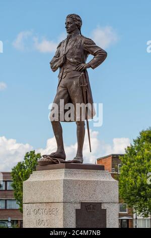 Statua dell'eroe navale britannico Vice Ammiraglio Lord Nelson in Grand Parade, Old Portsmouth, Regno Unito. Foto Stock