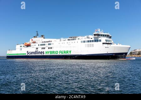 Scandlines traghetto ibrido BERLINO in arrivo Rostock Foto Stock