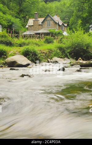 Watersfeet House e East Lyn River nel Parco Nazionale di Exmoor, Devon Foto Stock