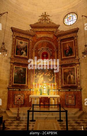 Almería, Andalusia, Spagna, Europa.. Catedral de Santa María de la Encarnación (Cattedrale di Santa Maria dell'Incarnazione). J XVI secolo - Rinascimento spagnolo. La cappella di Oura Signora di Pietà (Nuestra Señora de la Piedad). Davanti all'altare si trova il sepolcro del Vescovo Antonio Corridionero de Babilafuente. Foto Stock