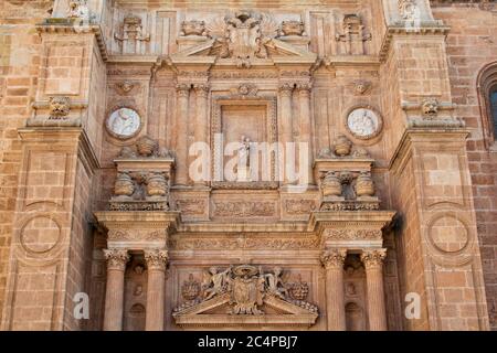 Almería, Andalusia, Spagna, Europa.. Catedral de santa María de la Encarnación (Cattedrale di Santa Maria dell'Incarnazione). Juan de Orea (1525-1581). Facciata della Cattedrale di Almeria - XVI secolo - Rinascimento spagnolo. Foto Stock