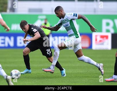 Fuerth, Germania. 28 giugno 2020. Allenatore Christian Eichner (KSC) ai margini. GES/Football/2° Bundesliga: Greuther Furth - Karlsruher SC, 28 giugno 2020 Calcio: 2° Lega: Greuther Furth vs. Karlsruhe, Fuerth, 28 giugno 2020 | Use worldwide Credit: dpa/Alamy Live News Foto Stock