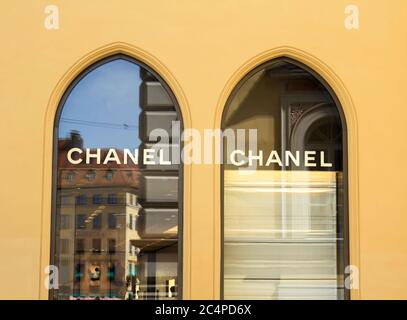 Monaco di Baviera, Germania : Chanel shop a Monaco di Baviera. Chanel è una casa di moda fondata nel 1909 specializzata in alta moda e beni di lusso Foto Stock