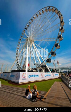 La ruota Liseberg (60 metri di altezza) nel Giardino del piacere, Goteborg, Svezia Foto Stock