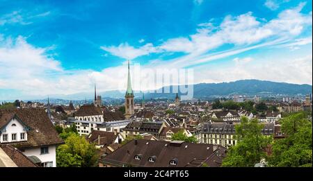 Vista panoramica aerea di Zurigo in una bella giornata estiva, la Svizzera Foto Stock