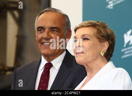 VENEZIA, ITALIA - SETTEMBRE 03: Alberto Barbera e Julie Andrews partecipano al Leone d'Oro per la fotocellula a vita Foto Stock