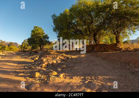 Strada nel fiume secco Torotoro, Parque Nacional Tototoro, Parco Nazionale Torotoro, departimento Potosí, Villaggio di Torotoro, Bolivia, America Latina Foto Stock