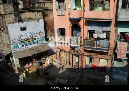 Edifici residenziali in Balaram Dey Street. Foto Stock