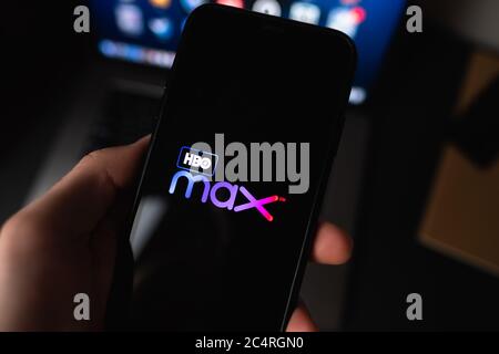 Logo HBO max sullo schermo dello smartphone. Foto Stock